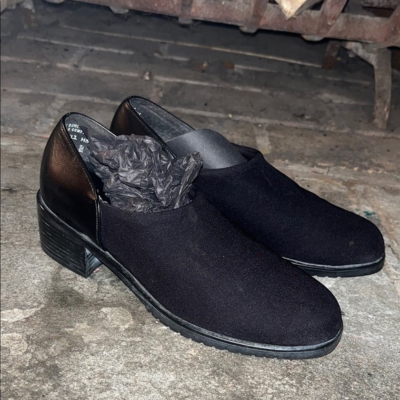 Munro Shoes - Munro Strand Black Stretch Leather Footwear